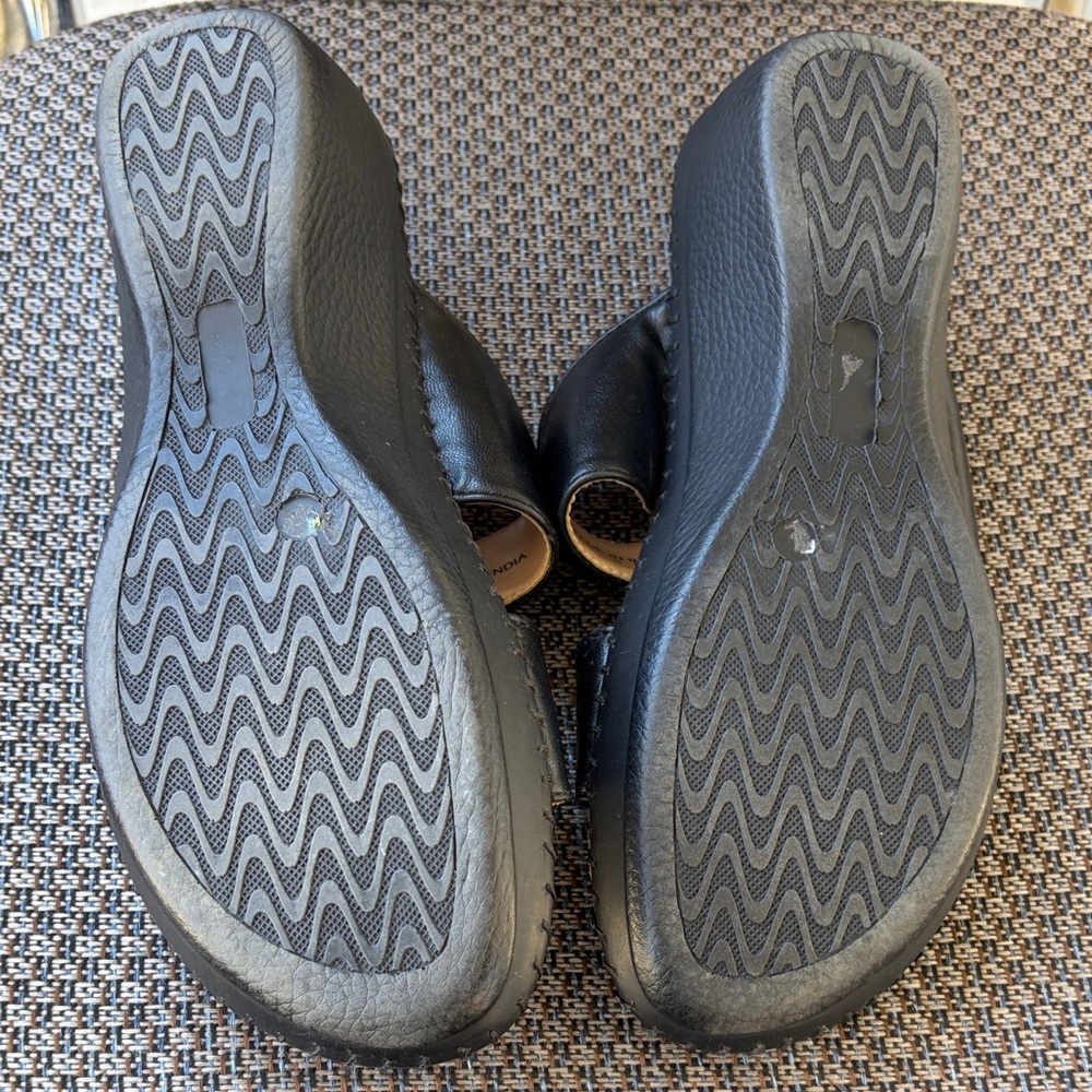 Women's Black Wedge Sandals - Picture 2 of 2
